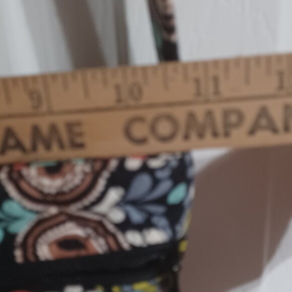 Sierra VERA BRADLEY, Triple Zipper Crossbody - Picture 7 of 7